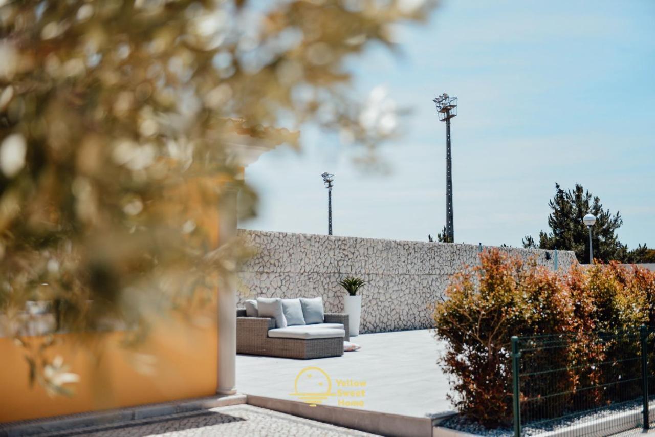 Yellow Sweet Home - Maria E Beatriz Nazare Exterior photo