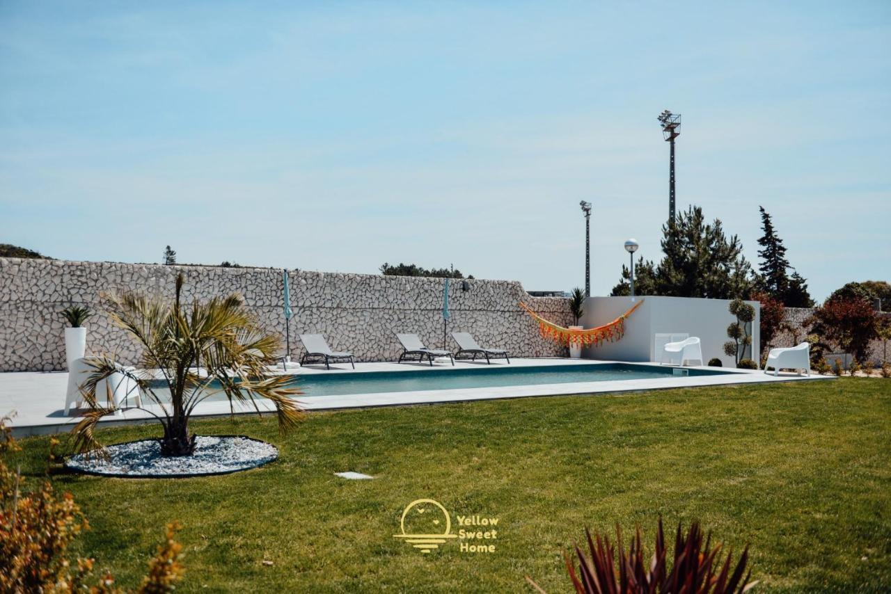 Yellow Sweet Home - Maria E Beatriz Nazare Exterior photo