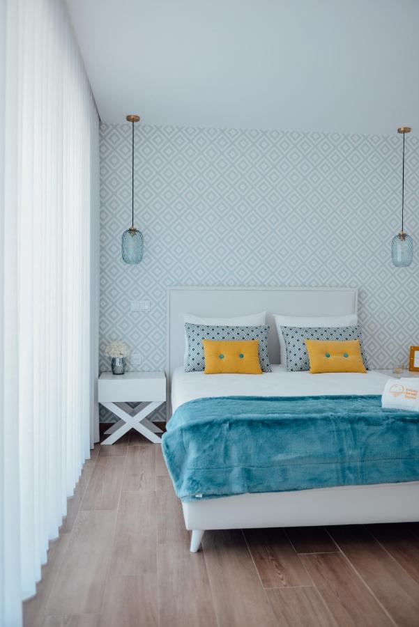 Yellow Sweet Home - Maria E Beatriz Nazare Exterior photo